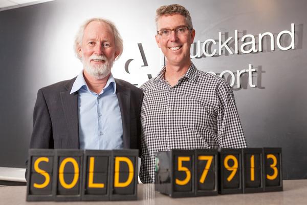 Graeme Dingle (FYD) and Charles Spillane (Auckland Airport)